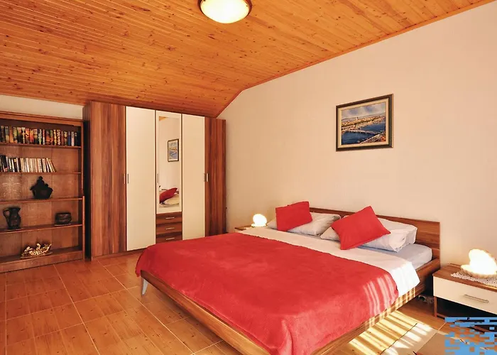 Prázdninový dům V *