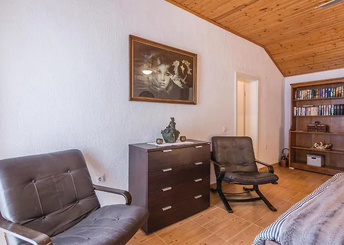 V Prázdninový dům *