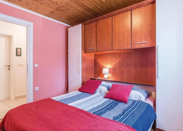 Prázdninový dům V *