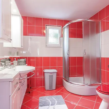 2 Bedroom Stunning Home In Privlaka Privlaka (Zadar)