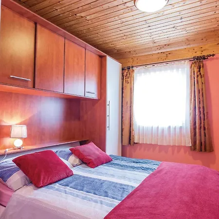 Holiday home 2 Bedroom Stunning Home In Privlaka