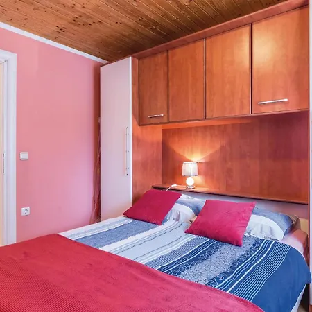 Holiday home 2 Bedroom Stunning Home In Privlaka *