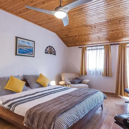 Hébergement de vacances 2 Bedroom Stunning In Privlaka (Zadar)