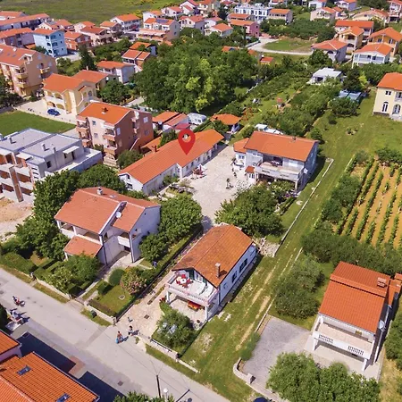 2 Bedroom Stunning Home In Privlaka
